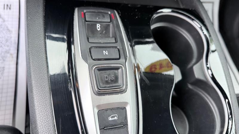 Honda Pilot Touring w/Rear Captain's Chairs AWD 2019