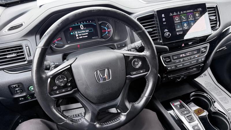 Honda Pilot Touring w/Rear Captain's Chairs AWD 2019