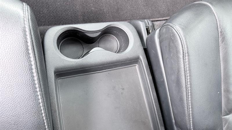 Honda Pilot Touring w/Rear Captain's Chairs AWD 2019