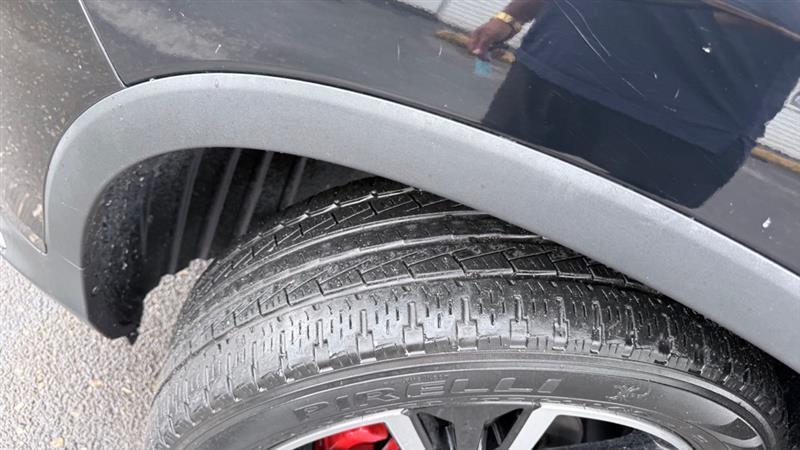 Honda Pilot Touring w/Rear Captain's Chairs AWD 2019