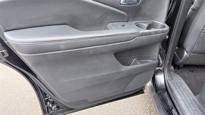 Honda Pilot Touring w/Rear Captain's Chairs AWD 2019