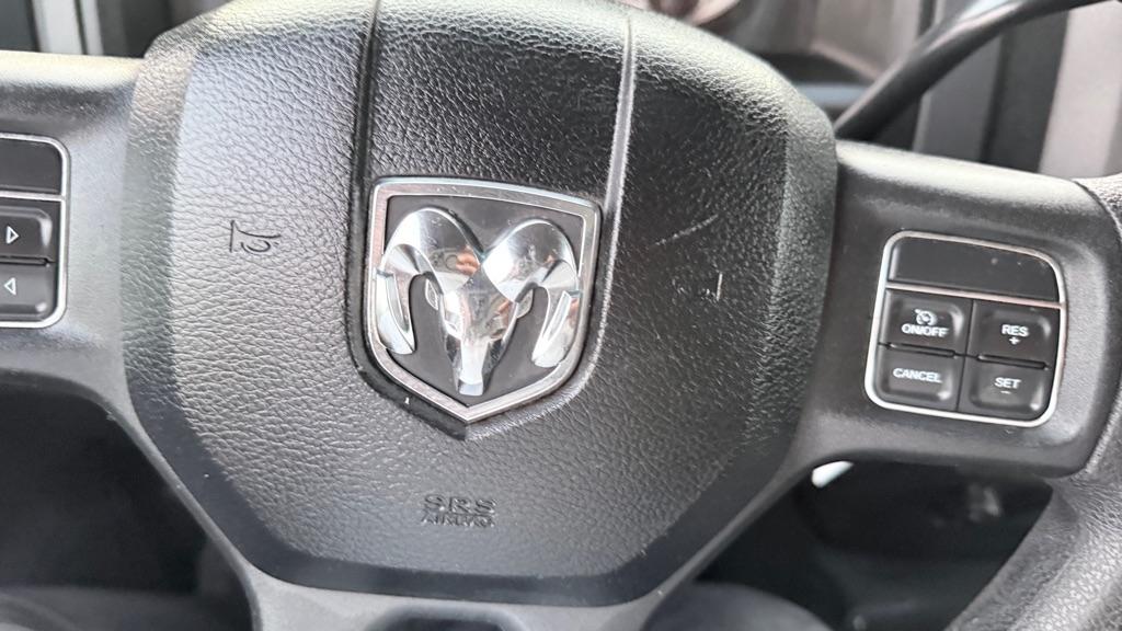 RAM 2500 2WD Reg Cab 140.5" Tradesman 2015