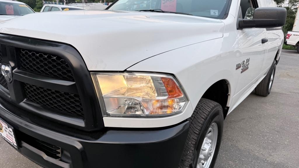 RAM 2500 2WD Reg Cab 140.5" Tradesman 2015