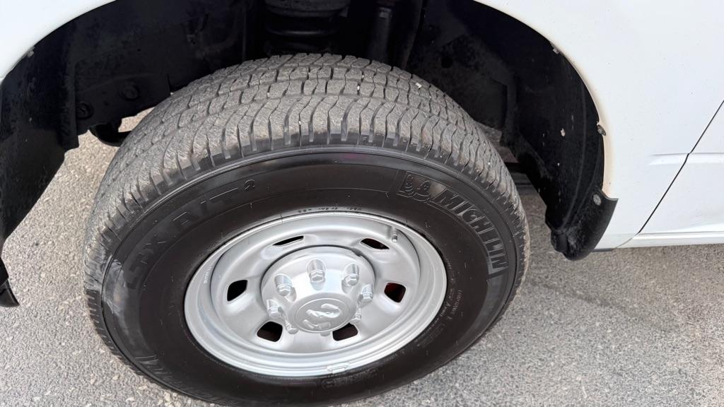 RAM 2500 2WD Reg Cab 140.5" Tradesman 2015