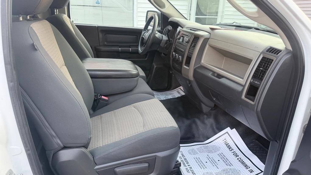 Dodge 2500 2WD Reg Cab 140.5" ST 2012