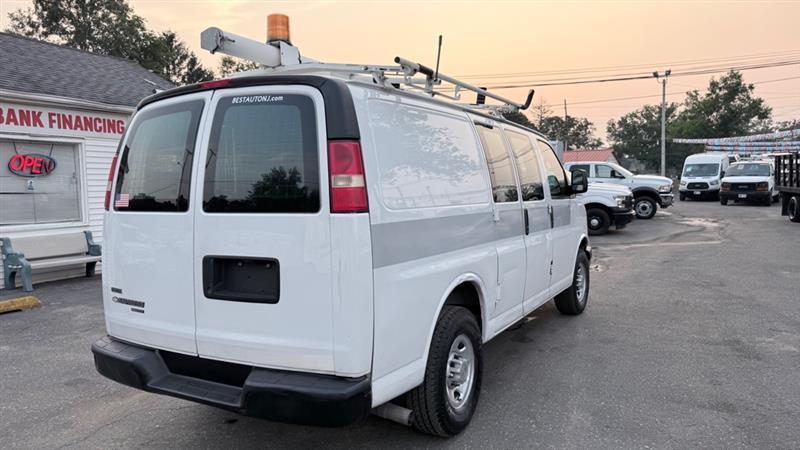 Chevrolet Express 2500 Cargo 2011