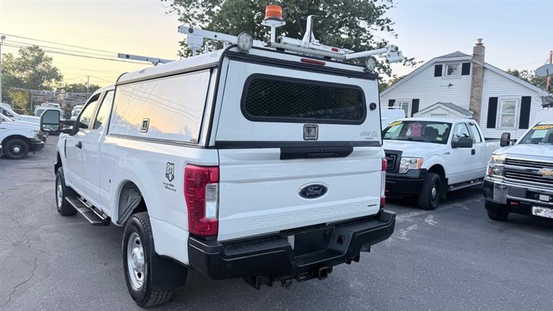 Ford F-250 SD XL SuperCab 4WD 2017