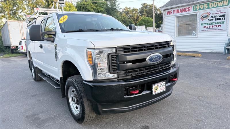 Ford F-250 SD XL SuperCab 4WD 2017