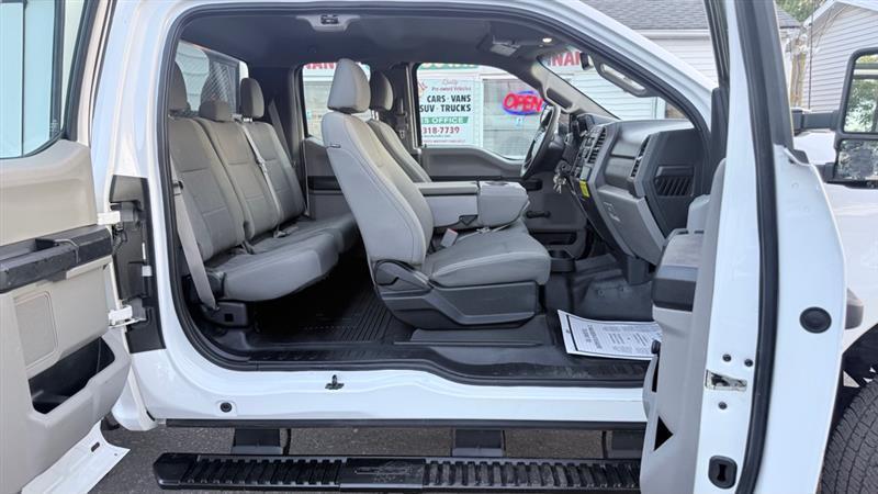 Ford F-250 SD XL SuperCab 4WD 2017