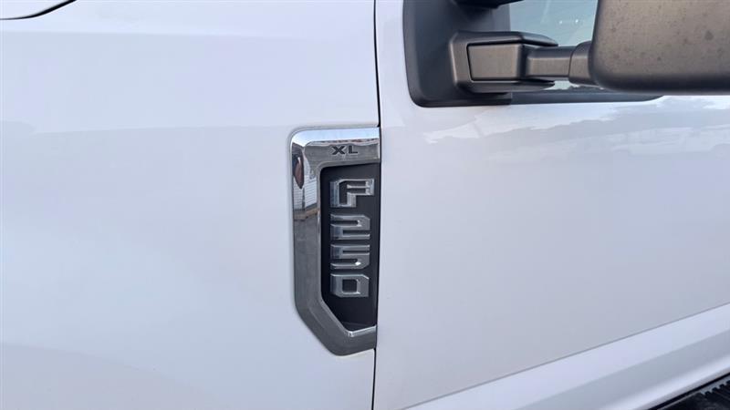 Ford F-250 SD XL SuperCab 4WD 2017