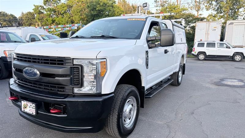 Ford F-250 SD XL SuperCab 4WD 2017