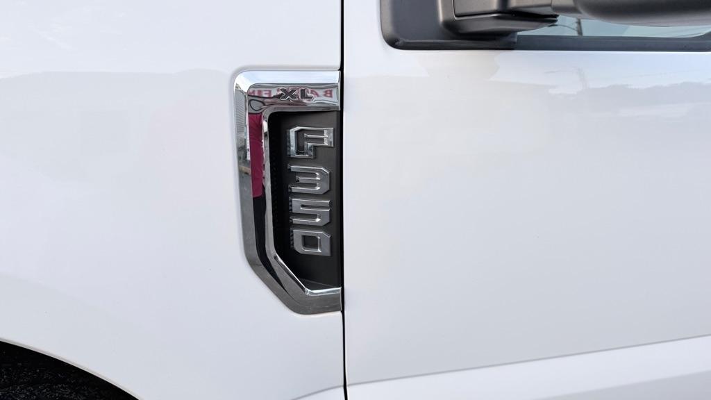 Ford F-350 SD Platinum 4WD Crew Cab 8' Box 2020