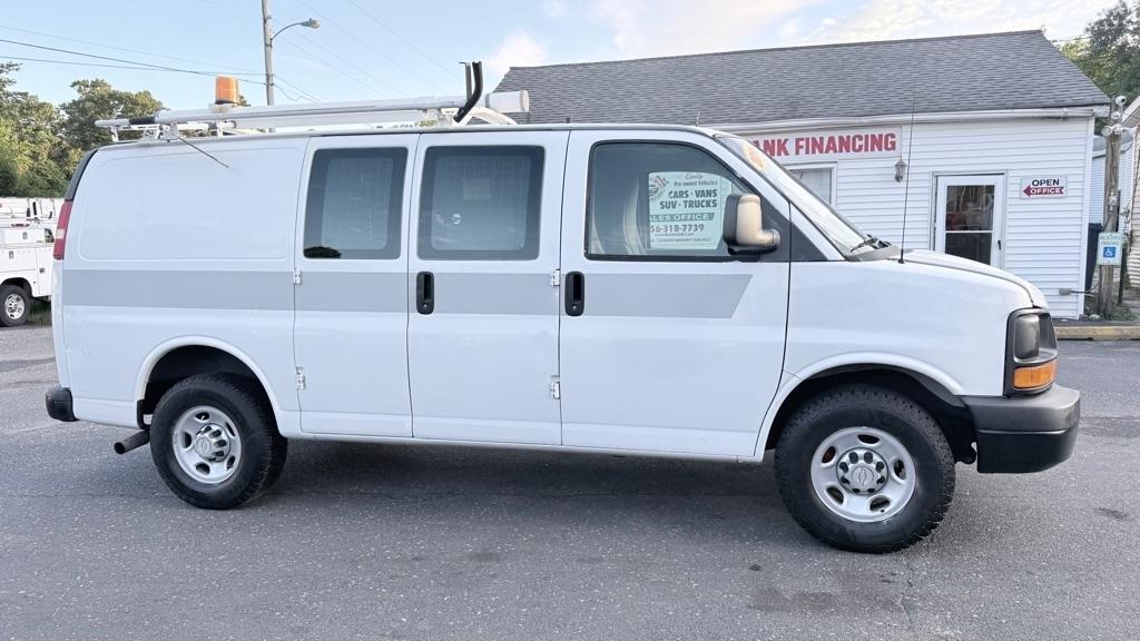 Chevrolet Express RWD 2500 135" 2011