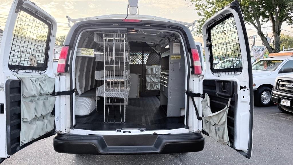 Chevrolet Express RWD 2500 135" 2011