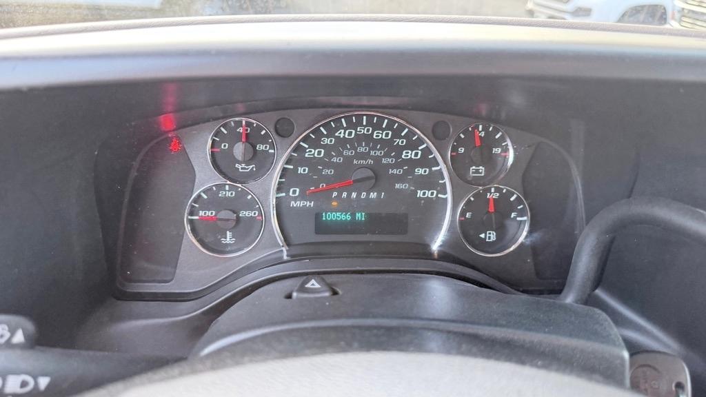 Chevrolet Express RWD 2500 135" 2011