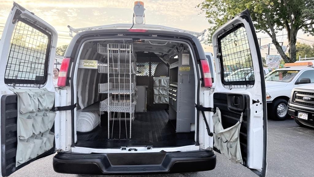 Chevrolet Express RWD 2500 135" 2011