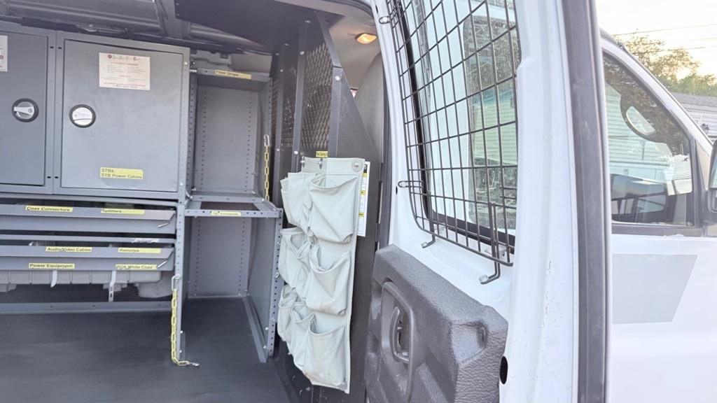 Chevrolet Express RWD 2500 135" 2011