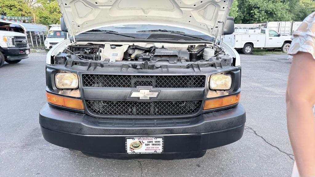 Chevrolet Express RWD 2500 135" 2011