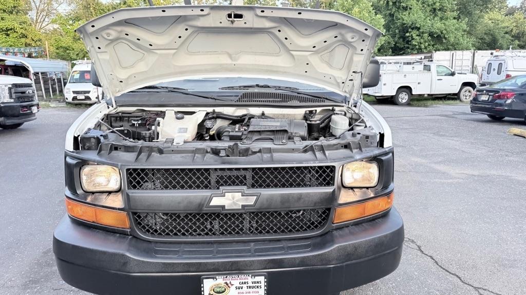 Chevrolet Express RWD 2500 135" 2011