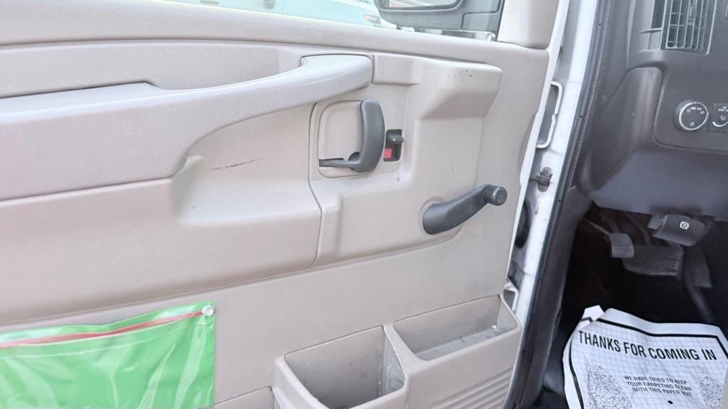Chevrolet Express RWD 2500 135" 2011