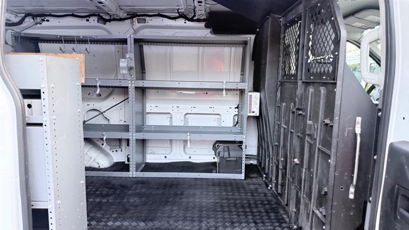 Ford Transit 250 Van Low Roof 60/40 Pass.130-in. WB 2016