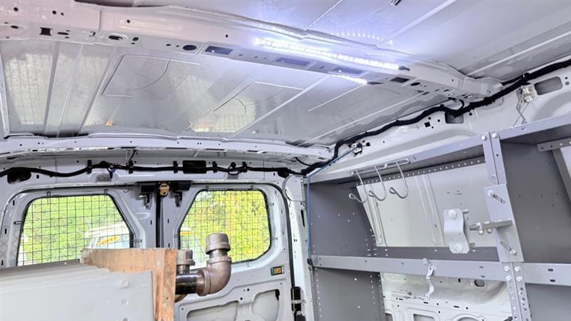 Ford Transit 250 Van Low Roof 60/40 Pass.130-in. WB 2016
