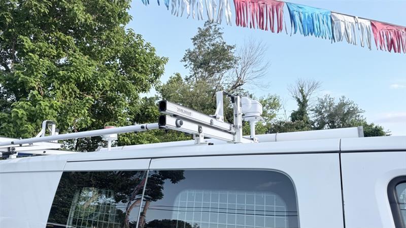 Ford Transit 250 Van Low Roof 60/40 Pass.130-in. WB 2016