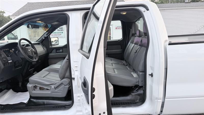 Ford F-150 XL SuperCrew 5.5-ft. Bed 4WD 2013