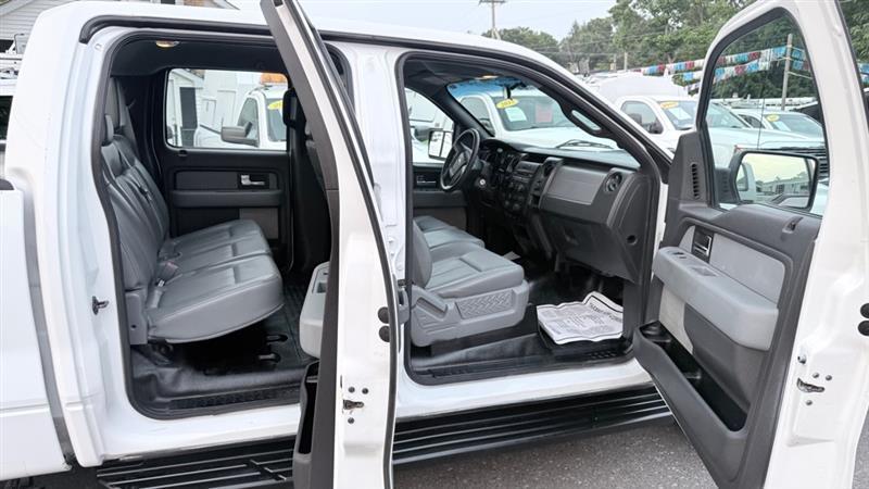 Ford F-150 XL SuperCrew 5.5-ft. Bed 4WD 2013