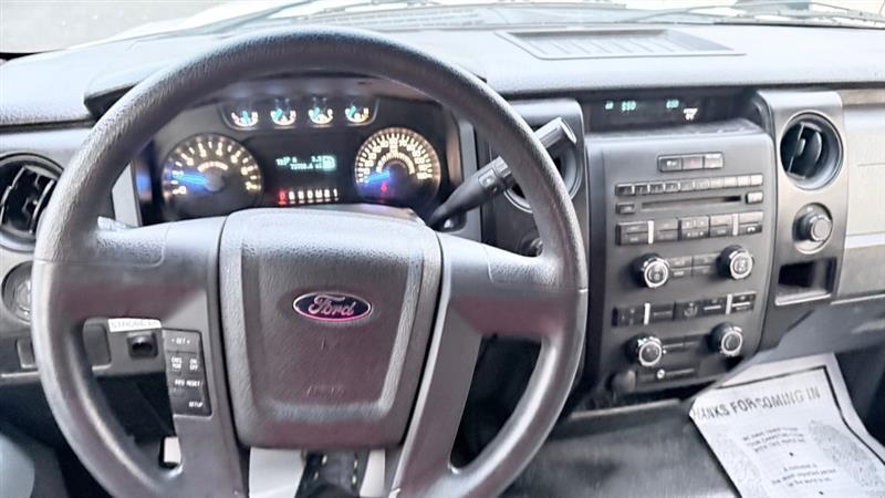 Ford F-150 XL SuperCrew 5.5-ft. Bed 4WD 2013