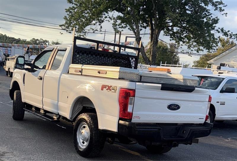 Ford F-250 SD XL SuperCab 4WD 2019
