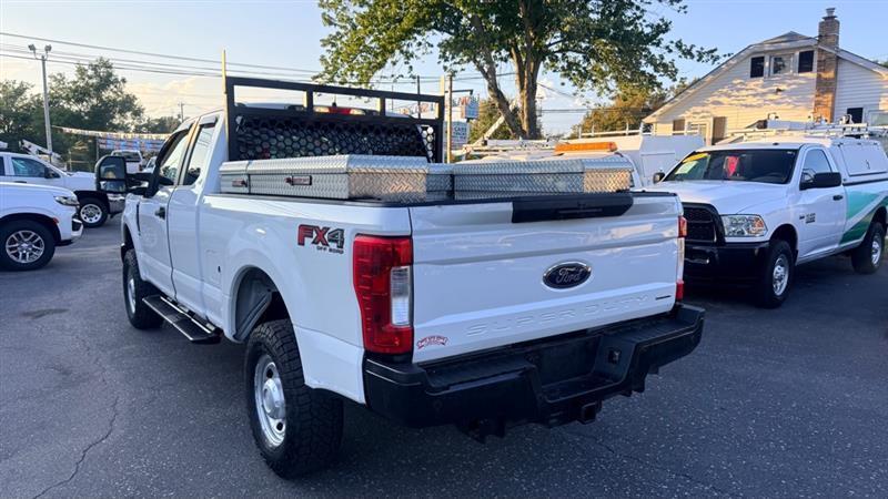 Ford F-250 SD XL SuperCab 4WD 2019