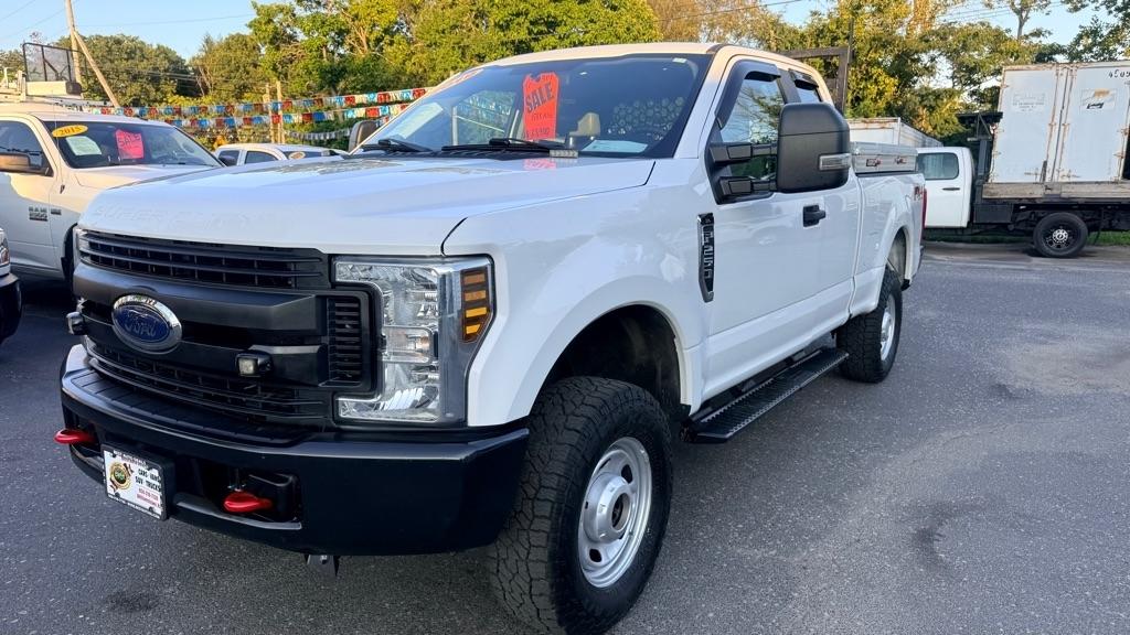 Ford F-250 SD XL 4WD SuperCab 8' Box 2019