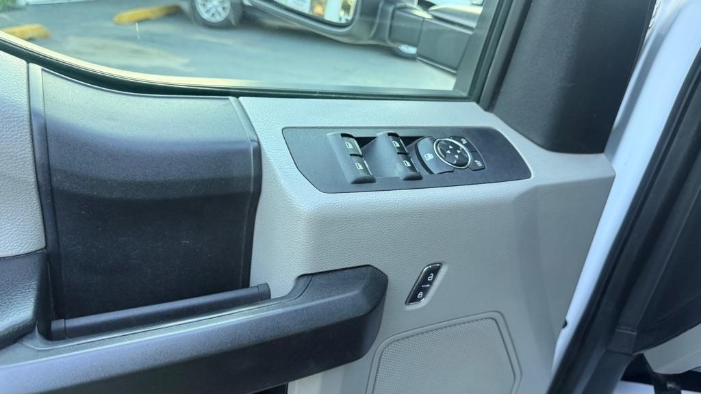 Ford F-250 SD XL 4WD SuperCab 8' Box 2019