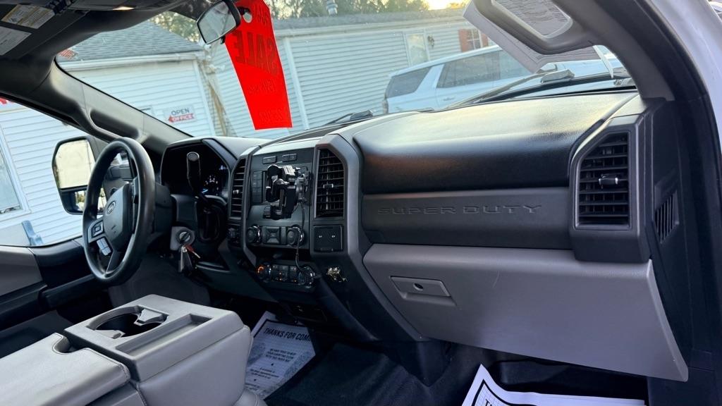 Ford F-250 SD XL 4WD SuperCab 8' Box 2019