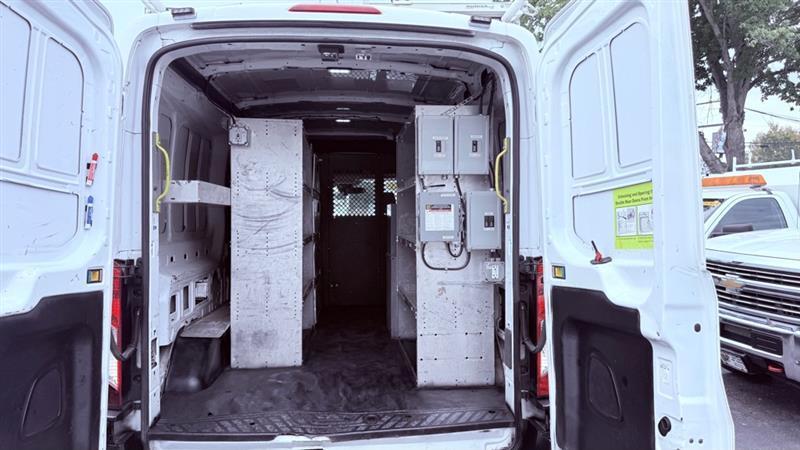 Ford Transit 150 Van Med. Roof w/Sliding Pass. 148-in. WB 2015