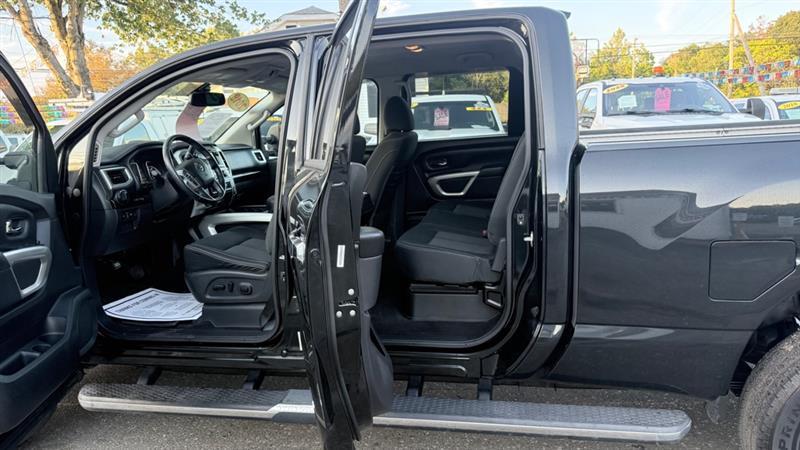 Nissan Titan XD SL Crew Cab 4WD 2019