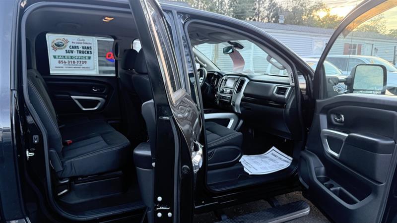 Nissan Titan XD SL Crew Cab 4WD 2019
