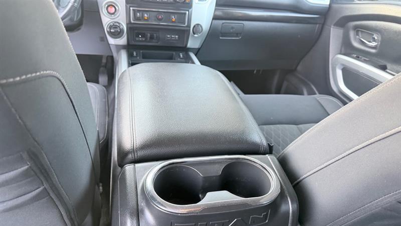 Nissan Titan XD SL Crew Cab 4WD 2019