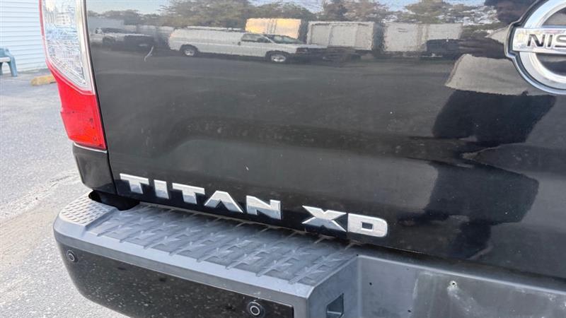 Nissan Titan XD SL Crew Cab 4WD 2019