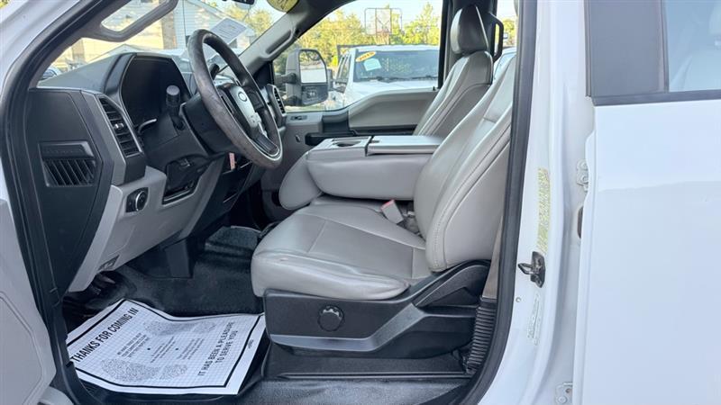 Ford F-450 SD Crew Cab DRW 2WD 2017