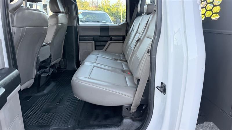Ford F-450 SD Crew Cab DRW 2WD 2017