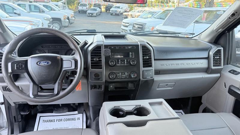 Ford F-450 SD Crew Cab DRW 2WD 2017