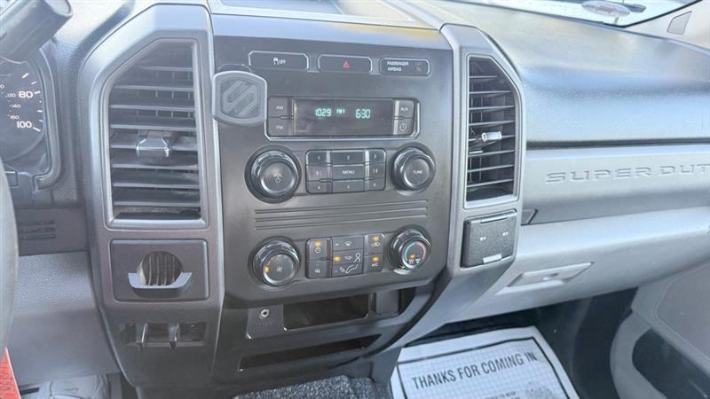 Ford F-450 SD Crew Cab DRW 2WD 2017
