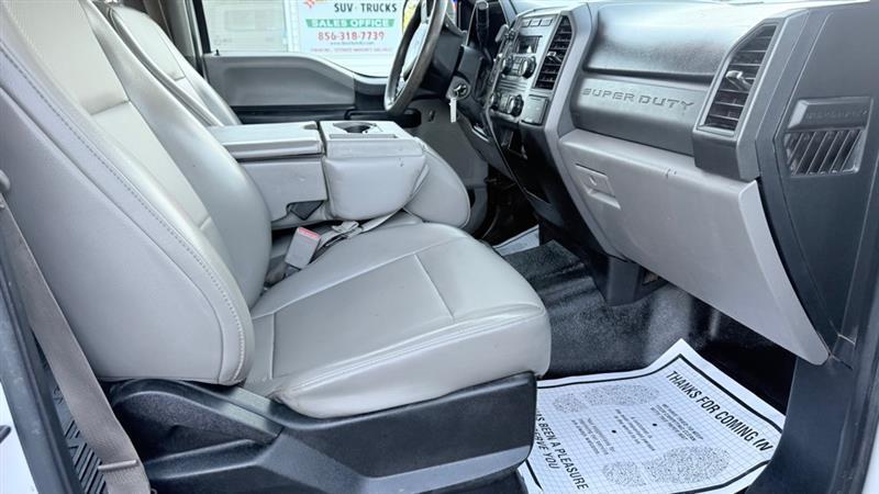 Ford F-450 SD Crew Cab DRW 2WD 2017