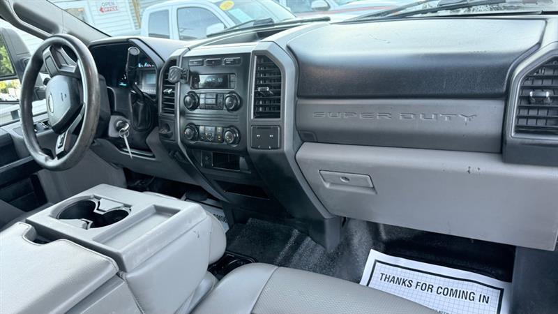 Ford F-450 SD Crew Cab DRW 2WD 2017