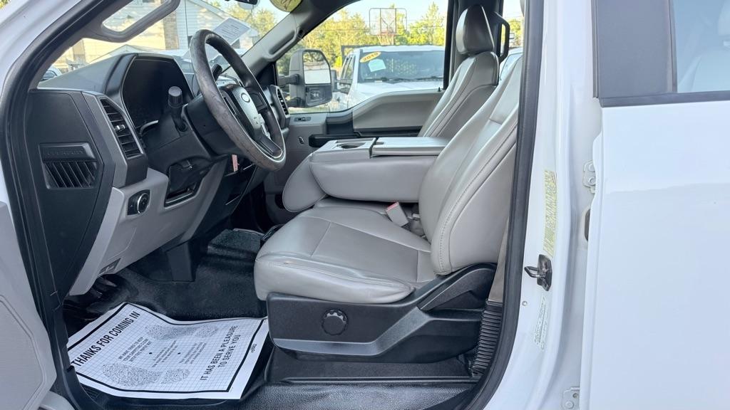 Ford F-450 SD XL 2WD Crew Cab 179" WB 60" CA 2017