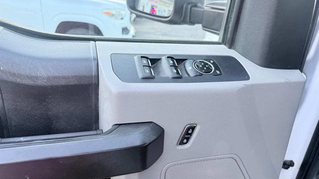 Ford F-450 SD XL 2WD Crew Cab 179" WB 60" CA 2017