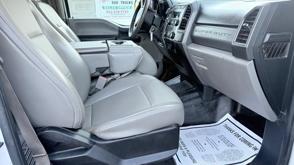 Ford F-450 SD XL 2WD Crew Cab 179" WB 60" CA 2017