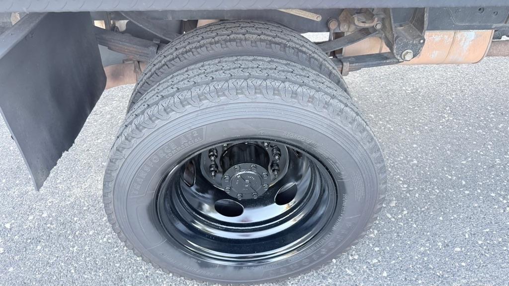 Ford F-450 SD XL 2WD Crew Cab 179" WB 60" CA 2017
